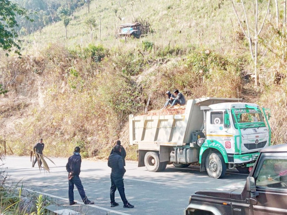 A truck stopped on the roadside during the indefinite bandh on NH 2 in Wokha which began on February 8. (Morung Photo)